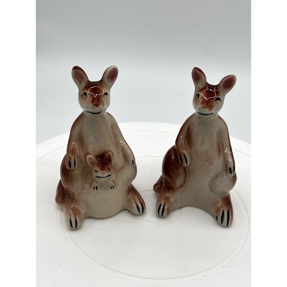 2 Vintage Kangaroo Salt & Pepper Shakers Hand Painted Made in Japan Kitsch CUTE